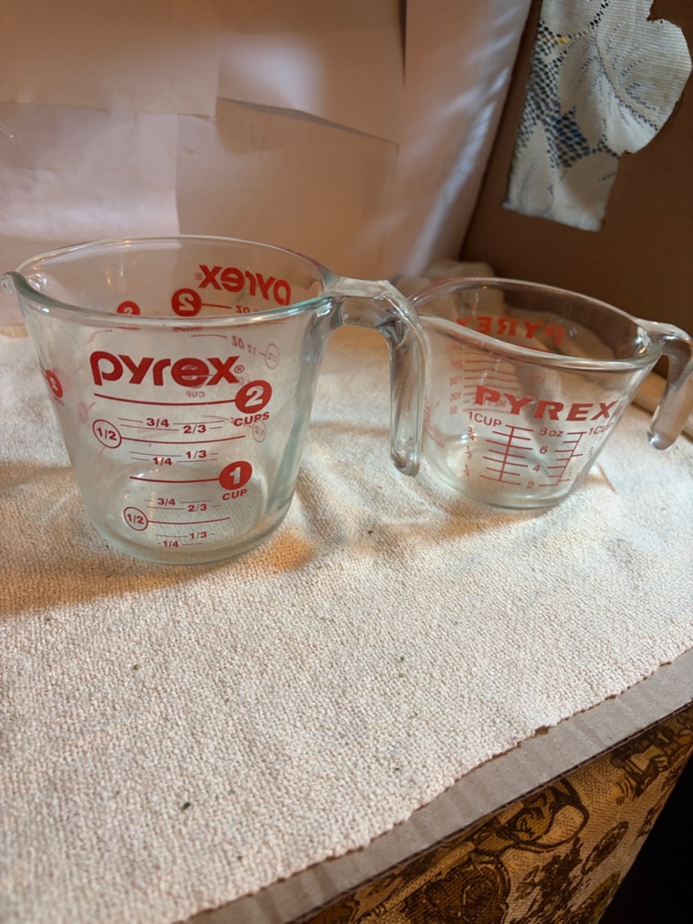 Vintage PYREX Measuring Cup Set (2) - 1 Cup & 2 Cup - USA Borosilicate Glass - Picture 2 of 13